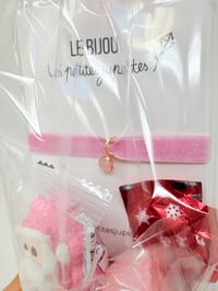 Image 4 of Le Sachet Cadeau tasse à expresso, bracelet et gourmandises rose