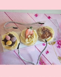 Image 3 of Mothers Day Cupcakes