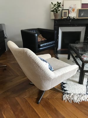 Image of Fauteuil coquille pivotante velours côtelé crème