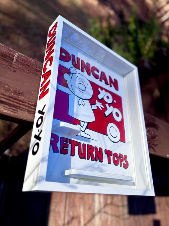 Image of Duncan Yo-Yo Glass Shadowbox Display 