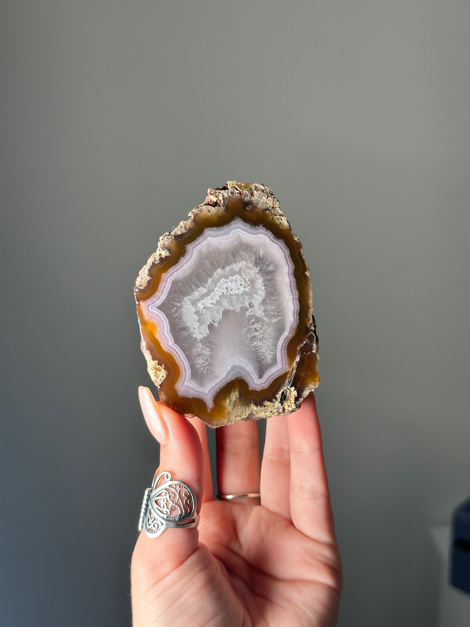 LAVENDER AND WHITE QUARTZY LAGUNA AGATE FROM MEXICO PART A