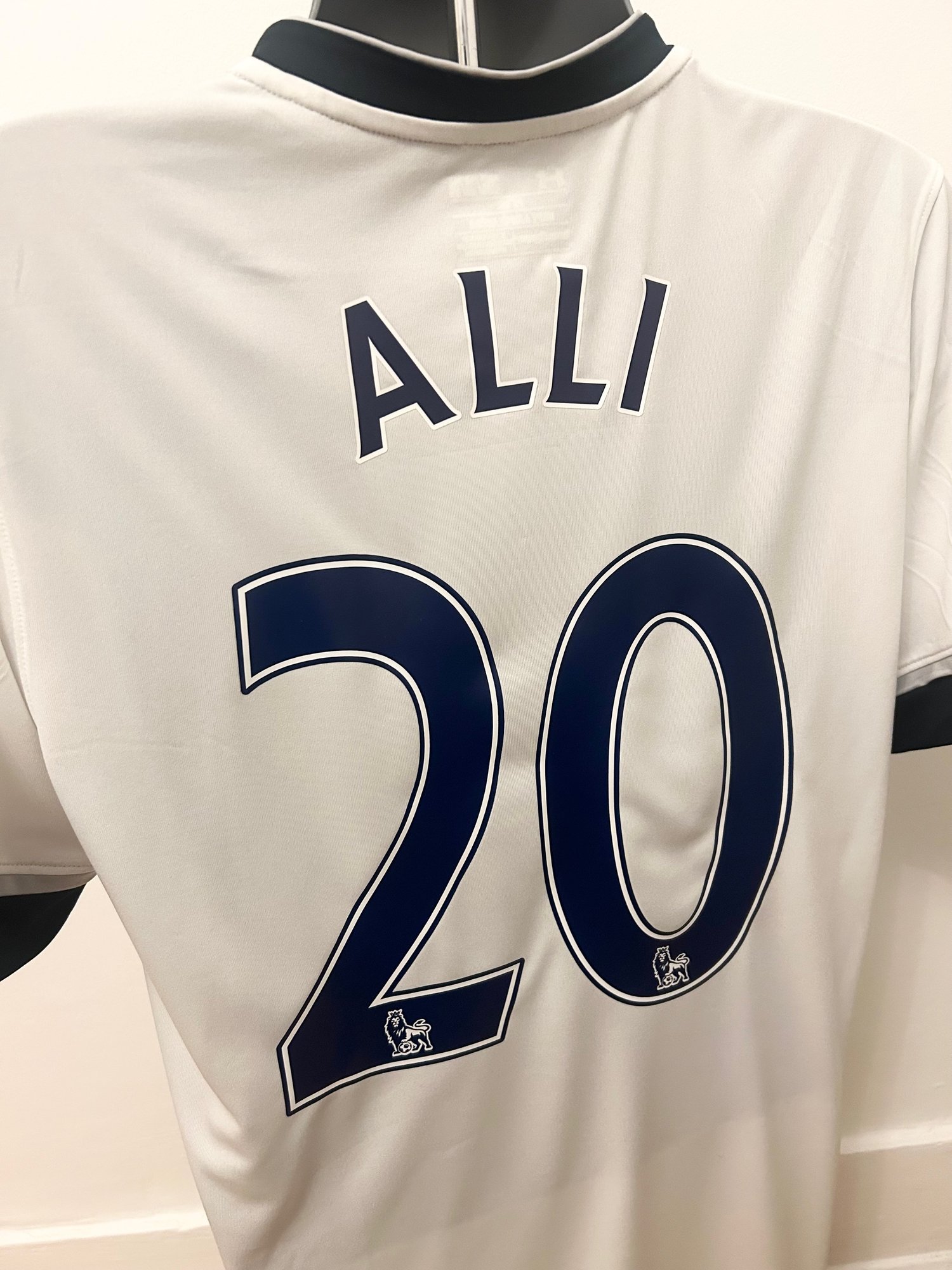Image of Tottenham Hotspur “ALLI 20” 2015/16 Home Shirt + patches (M)