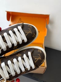 Image 3 of ROMANCE BROWN RUNNERS