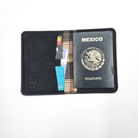 Image 1 of Funda para pasaporte