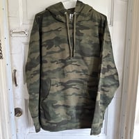 **Only 1 Available** Camo Pull Over Hoodie