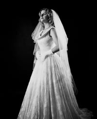Image 4 of 1950s Bombshell Beauty