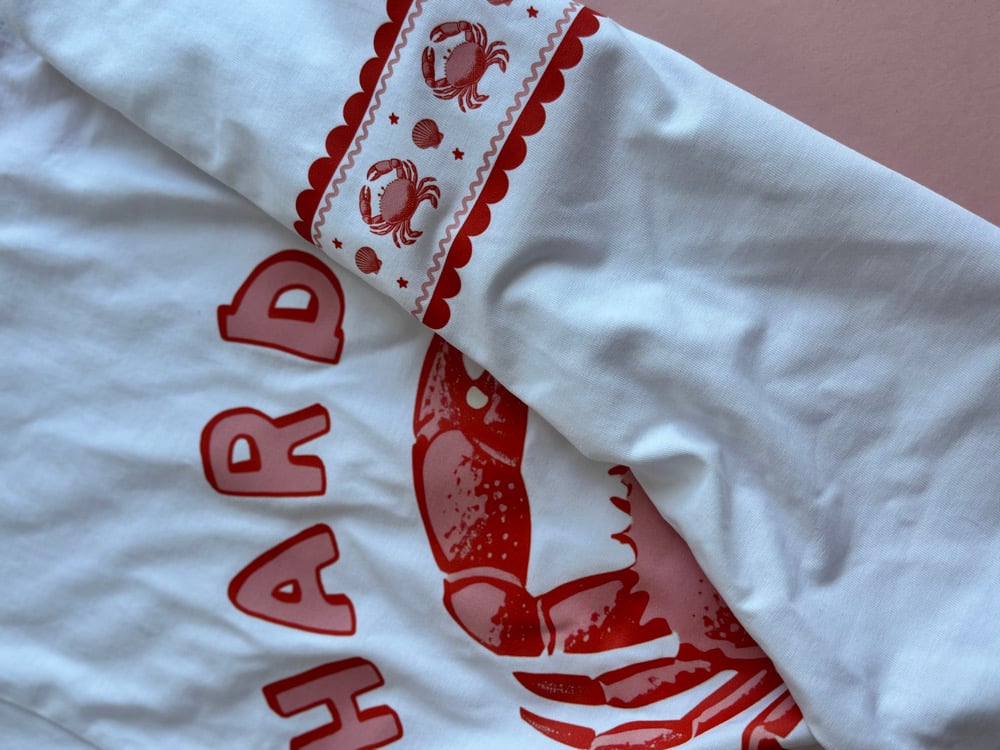 Image of hard shell soft heart crab graphics tee / jumper