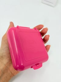 Image 3 of Ensemble bracelet et Polly Pocket carré fushia fête d'anniversaire