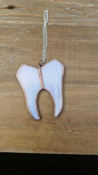 Image 2 of Tooth iridescent 