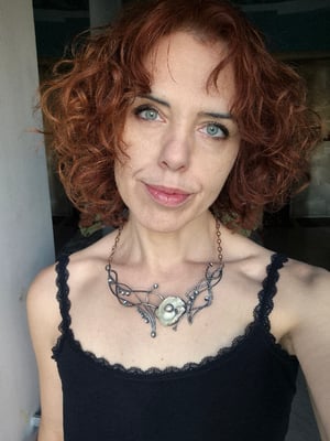 Shell and pearl necklace 