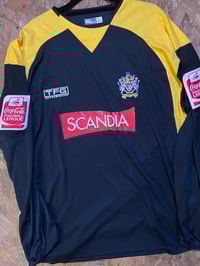 Image 1 of Match Issue 2005/06 TFG Away shirt