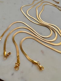 Image 7 of THIN SNAKE CHAIN 