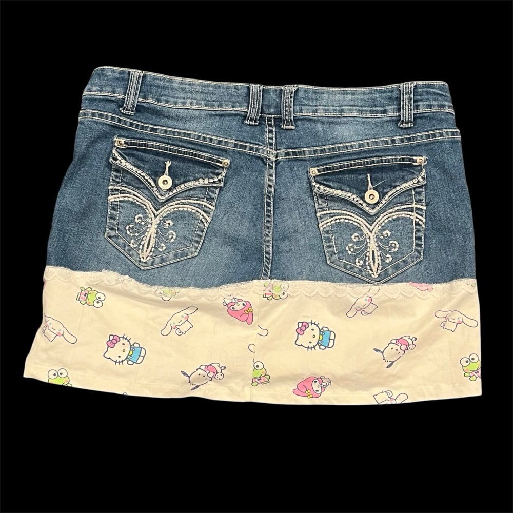 Image of HELLO KITTY SKIRT