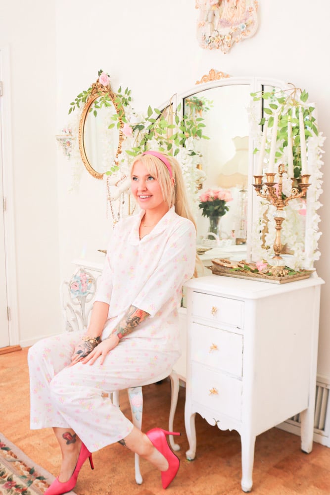 Image of Vintage Handmade Springtime Floral Two Piece Cotton PJ Set (Small)