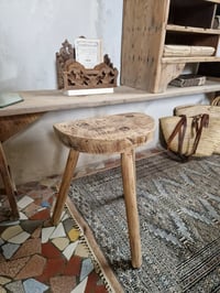 Image 1 of Le tabouret de traite 