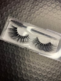 “PRETTY GIRL” Lashes 