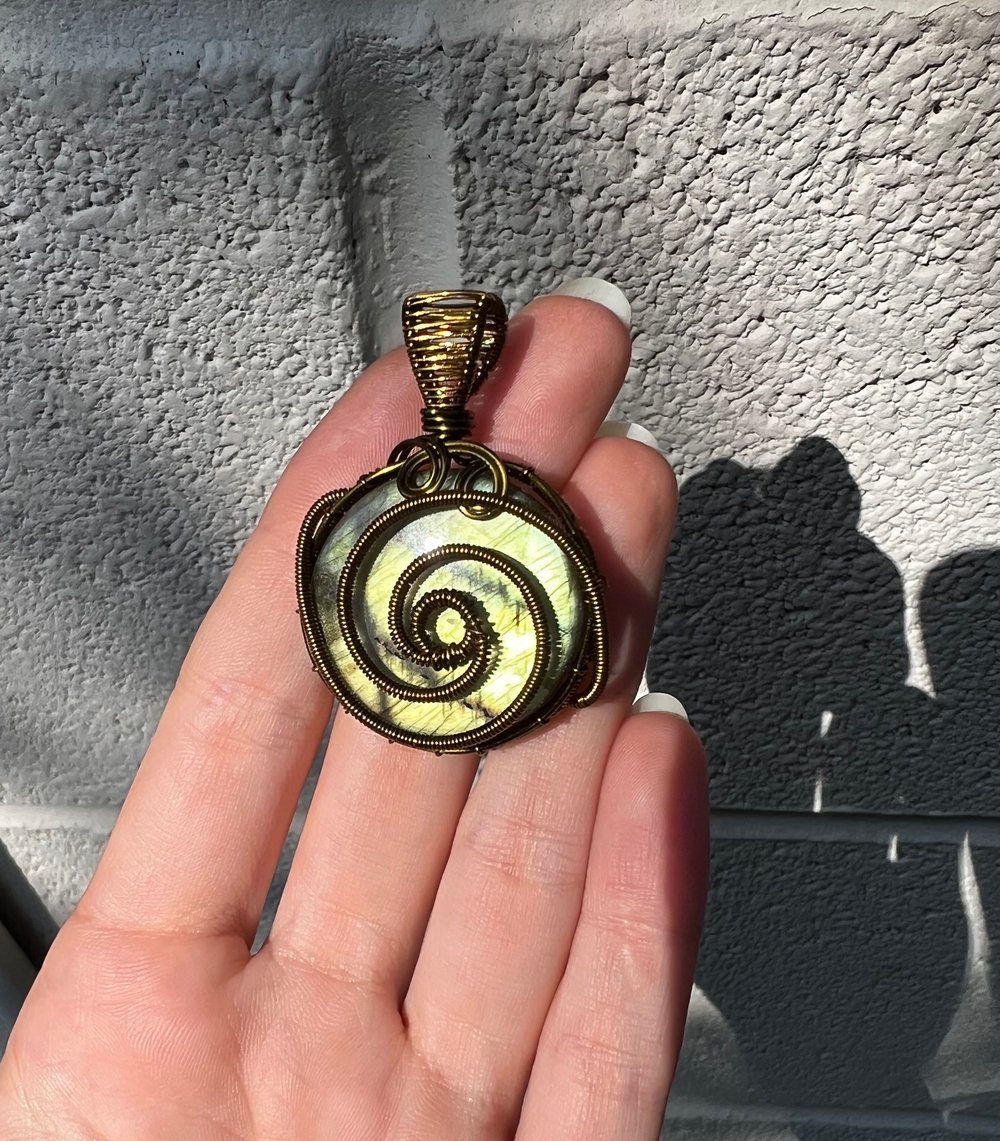 Mersiv Labradorite Pendant