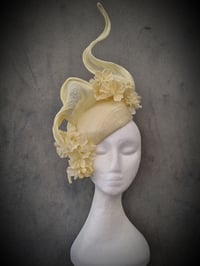 Image 1 of 'Brittany' in Soft Lemon
