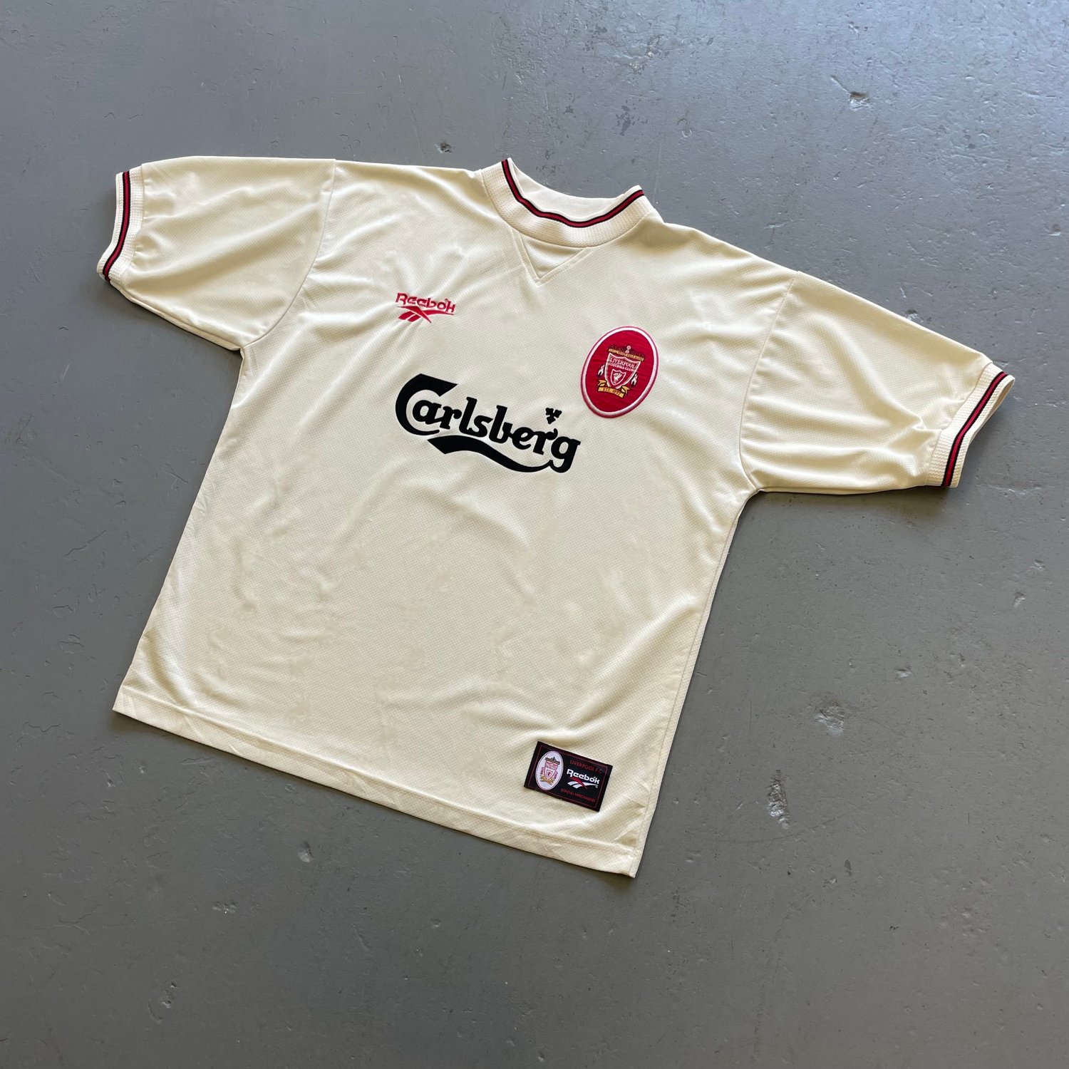 Image of 96/97 Liverpool away shirt size large 