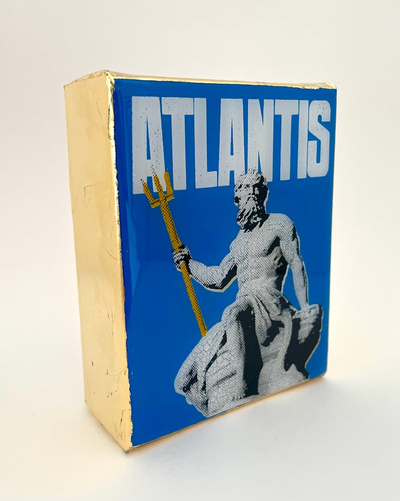 Image of Atlantis Blue/White