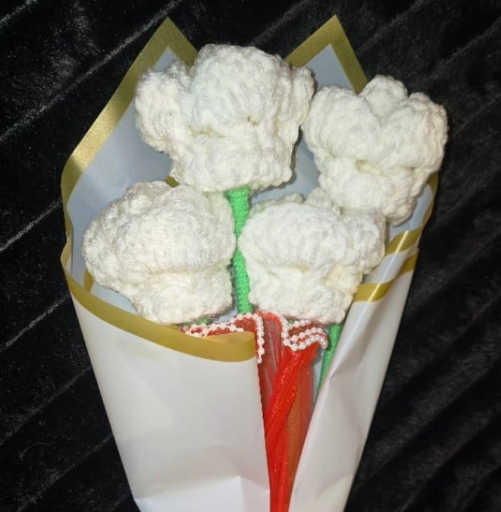 Image of Crochet Rose Bouquet
