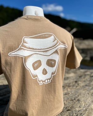 Image of Pebble “Bucket Skull” Tee