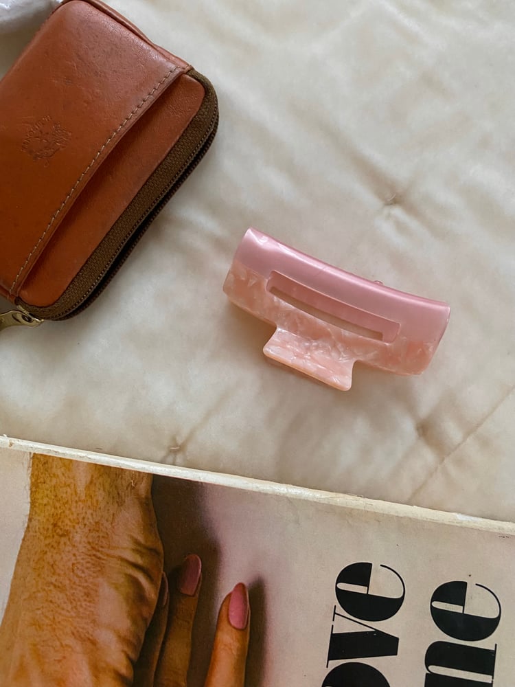 Image of hair clip vintage pink