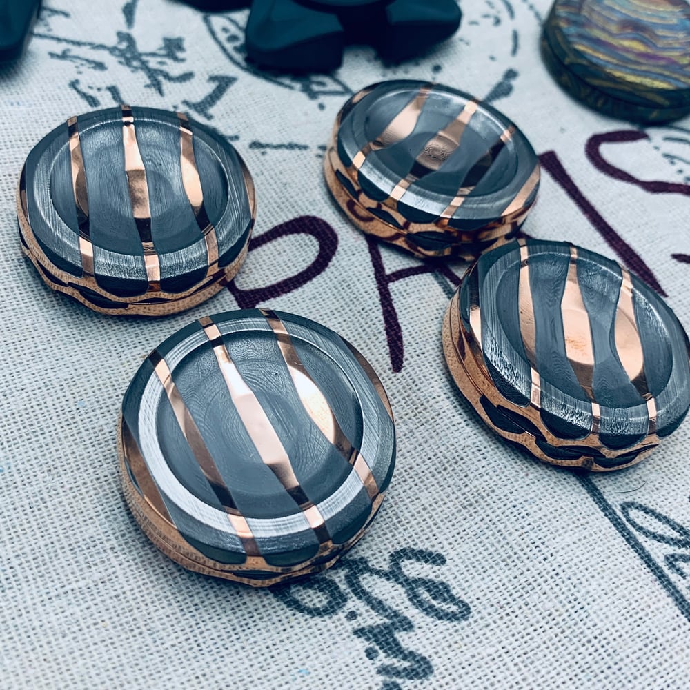 Light Etched Vertical Cut SC Ulte Coin
