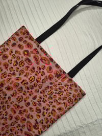 Image 3 of Tote sencilla LEOPARDA (ASAS ROJAS O NEGRAS)