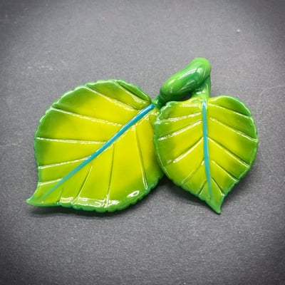 Image of Jungle Green Double Leaf Pendant