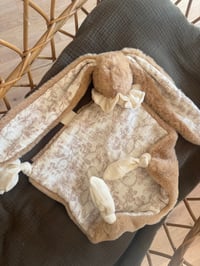 Image 1 of DOUDOU ENVELOPPANT MOTIF  LAPINOU