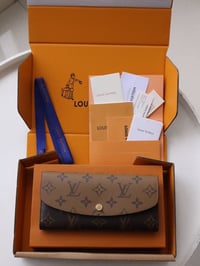 Image 12 of Lou long wallets (click to browse)