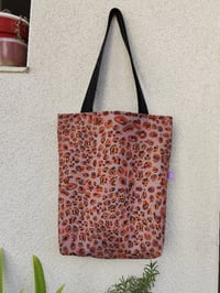 Image 2 of Tote sencilla LEOPARDA (ASAS ROJAS O NEGRAS)