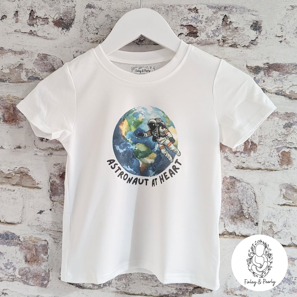 T-SHIRT: Astronaut At Heart