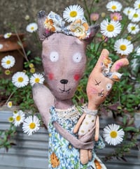 Image 3 of An unusual friendship 