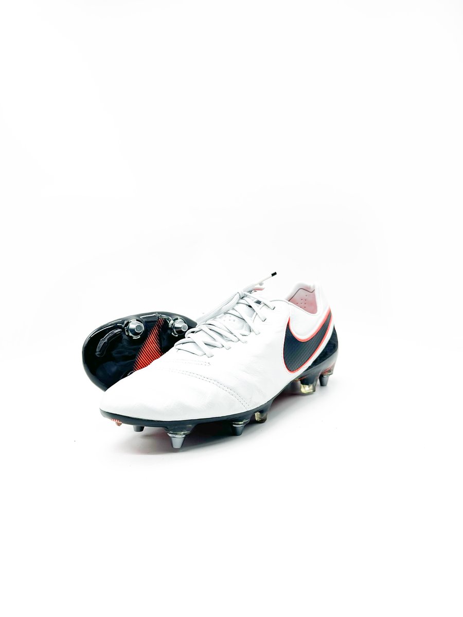 Image of Nike Tiempo V SG-PRO WHITE