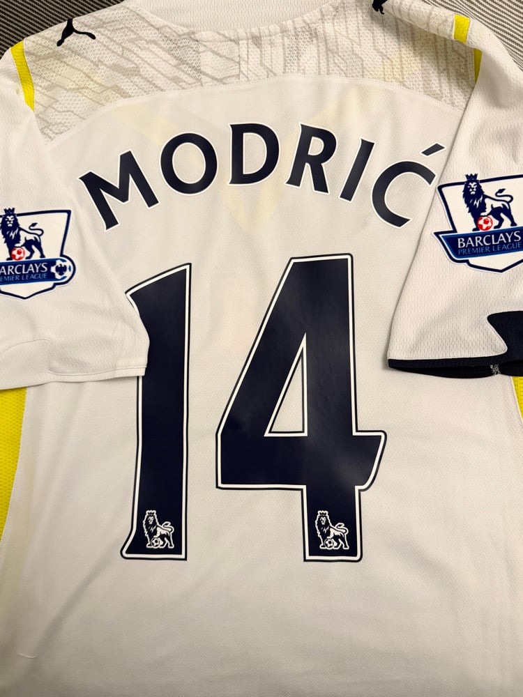 Image of Tottenham Hotspur “MODRIĆ 14” 2009/10 Home Shirt + PL patches  (L)