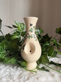 Image 4 of Classic dry vase 