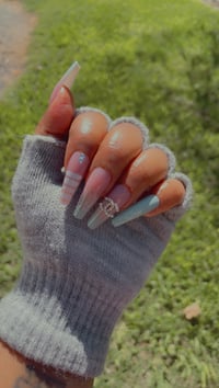 Image 4 of Nails - Long (Nude w/Tip Design)