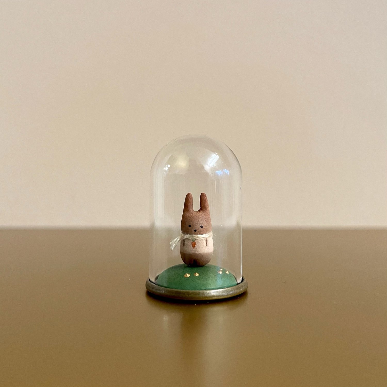 Image of Dorimu Miniature Bunny in a miniature glass dome