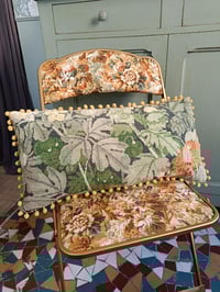 Image 1 of Coussin en canevas "Odette"