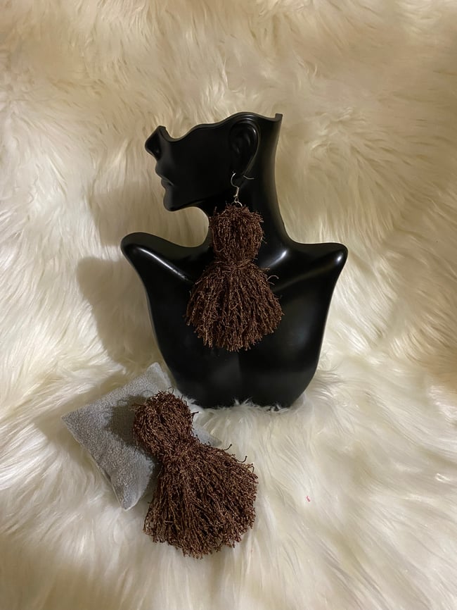 Short Tassel Earrings Solid ( Frenzy) 