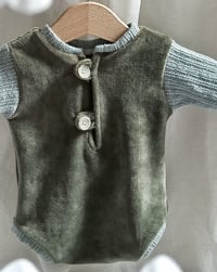 Image 2 of Newborn boys bodysuit Amir | green