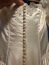 Image 9 of 1980s Satin & Flowers
