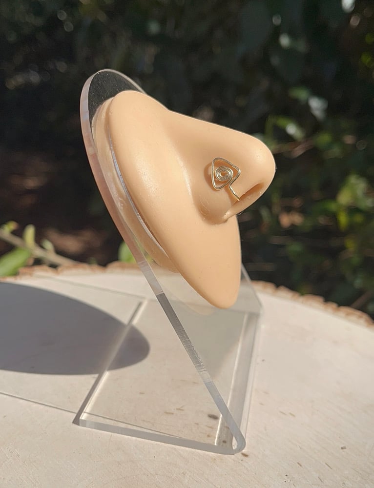 Image of Triangle Nose Cuff