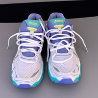 Image 3 of 2 sizes: us8.5/eu40, us9/eu40.5