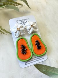 Image 2 of Papayas
