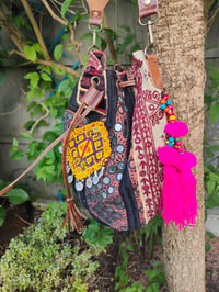 Image 5 of Slouch bag leather pull in  browns