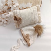 Image 1 of Newborn photoshooting knitted set |pillow and bonnet | off white