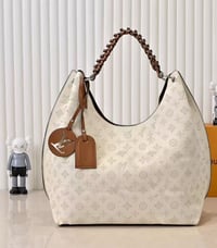 Crème hobo bag 